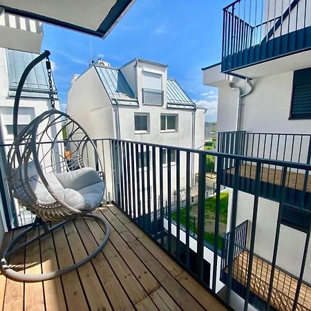 Modern Apartment With Balcony & Free Parking - Nearby Metro Vienna Exterior photo