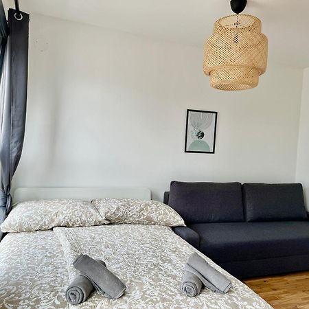 Modern Apartment With Balcony & Free Parking - Nearby Metro Vienna Exterior photo
